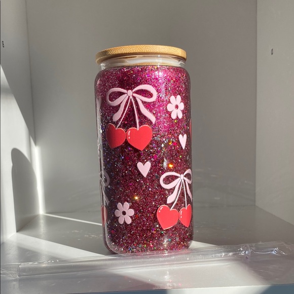 Snow Globe Glittery Pink Heart with straw - Picture 1 of 1